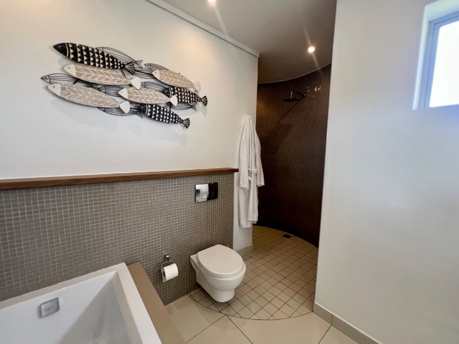 5 Bedroom Property for Sale in Oubaai Western Cape